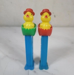 Chick in an Egg Vintage Pez Candy Dispenser (with feet) - Picture 1 of 10