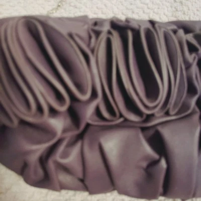 Bolso de Noche Candice Color Púrpura Tela Rosas Plata Cadena Cartera Fiesta Elegante Foto 1 de 4