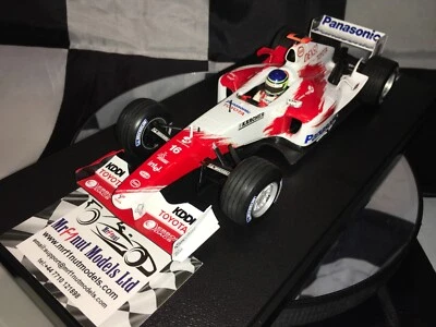1:18 Minichamps #100 040088 Christiano Da Matta Toyota Showcar  #17 2004 in Case - Image 1 of 4