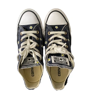 Zapatos para mujer Jean Converse azules con flores margarita talla 6 Converse todas las estrellas - Imagen 1 de 8