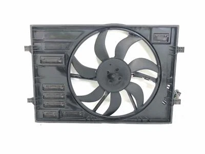 Ventilador de refrigeración del radiador del motor Volkswagen Golf GTI 2015 2016 5QM121207C 5QM959455B Foto 1 de 4