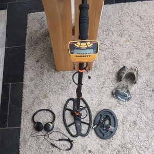Detector de Metales Garrett Ace 250, Bobina NEL Hunter, Auriculares Todo Excelente Estado - Imagen 1 de 13