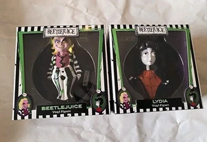 Neu 4,5" Beetlejuice (Bugs) & Lydia Animated Series Vinyl Figur Set Culturefly - Bild 1 von 3