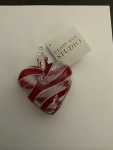 Glass Eye Studio - Adorno de corazón de vidrio rosa y rojo - Nuevo con etiquetas - Imagen 1 de 2