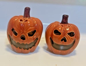 Cracker Barrel Mini Halloween Jack-O-Lantern Zucca Sale e Pepe Set Nuovo - Foto 1 di 4