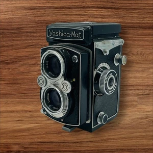 Yashica Mat 6x6 TLR Medium Format 80mm f/3.5 120 Film Camera Parts/Repair Video - Picture 1 of 17