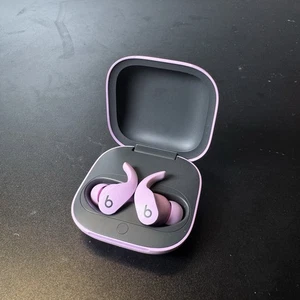 Auriculares inalámbricos Beats by Dr. Dre Fit Pro A2578 MK2H3LL/A púrpura piedra usados - Imagen 1 de 8