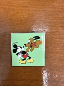 Spilla Topolino Fumetto Collezione Mistero Topolino e Plutone Disney 97554 - Foto 1 di 2