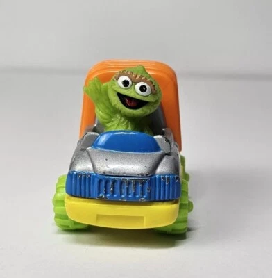 Caixa de fósforos Sesame Street Tyco pré-escolar OSCAR THE GROUCH Die-Cast 1997 brinquedo vintage - Imagem 1 de 4
