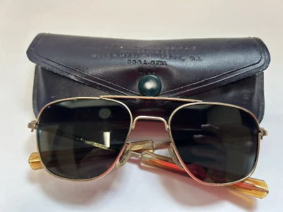 Gafas de sol American Optical 1/10 12K GF Aviator 5 1/2 modelo americano y estuche años 70 Foto 1 de 4
