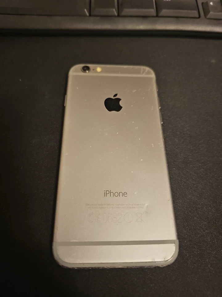 Apple iPhone 6 A1586 Grigio Siderale Space Gray Per Ricambi  - Immagine 1 di 2