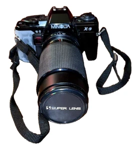 CAMERA~ MINOLTA X-9~ SUPER LENS 200MM~ #9011247~ F=8-20 WITH STRAP~ UNTESTED - Picture 1 of 13