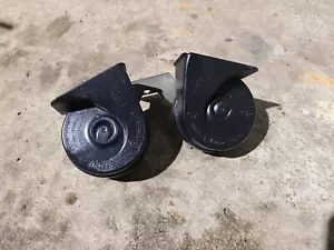 ALFA ROMEO GTV SPIDER 916 1993-2004 FIAMM HORN HI LOW SET PAIR - Picture 1 of 2