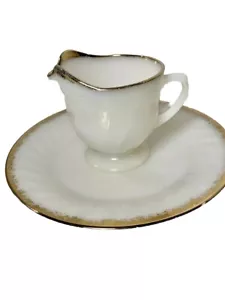 Jarra y plato de postre vintage Fire King para horno crema - borde dorado - Imagen 1 de 3