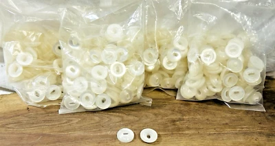 NUEVO Lote Botones Redondos Nacarados Blancos De Colección - Un Agujero 250gms - Plástico 1/2" Foto 1 de 4