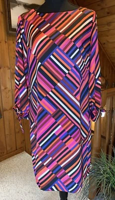 Vestido recto Trina Turk Jaxon a rayas manga dividida para mujer talla pequeña oficina” Foto 1 de 4