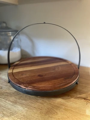 BANDEJA REDONDA PARA SERVIR MADERA Y HIERRO FORJADO DE GRANJA CON ASA Foto 1 de 4