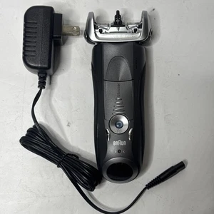 Afeitadora eléctrica Braun Serie 7 Modelo 5697 inalámbrica recargable para hombre con gr. H - Imagen 1 de 3