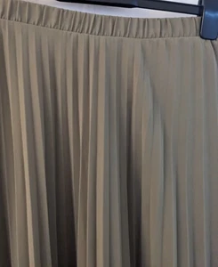 Skirt Olive Green Sheer Stretchy Lined Maxi Pleat Skirt Fit & Flare 14/ Eur Long - Picture 1 of 4