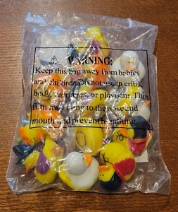 Menge 12 Gummi Enten Halloween NEU IM BEUTEL - Bild 1 von 7