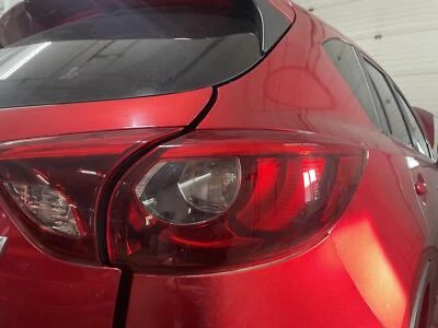 Conjunto de luz trasera derecha usado se adapta a: Mazda CX-5 2016 cuarto montado en panel LED R Foto 1 de 4
