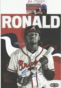 Foto Ronald Acuña Jr 8 x 10 Color Chop Fest Atlanta Braves Autografiada JSA Certificado de Autenticidad - Imagen 1 de 2