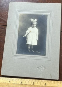 Photo on Board Adorable Fern L Adams, Sudbury PA, Bow, Photographer Wolfe - Picture 1 of 2