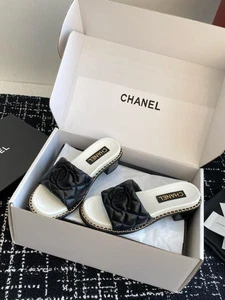 Chanel Sandals Slides Women’s 37C US 7 – Black Quilted Leather Heels – CC Logo I - Picture 1 of 10