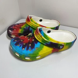 Zuecos Crocs Clásicos Unisex Talla M 6 W 8 Tie-Dye Arco Iris Brillante Colorido Gráfico - Imagen 1 de 12