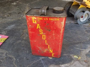 Publicidad vintage de metal rojo y amarillo SAE30 gasolina lata de gasolina decoración automotriz garaje - Imagen 1 de 4