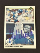 FERNANDO VALENZUELA 1990 Upper Deck Autographed MLB card Authentic Signature