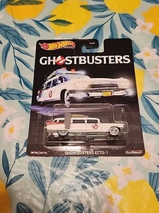 2019 Real Riders - GHOSTBUSTERS - GHOSTBUSTERS ECTO-1 - HOT WHEELS 1:64 - Picture 1 of 2