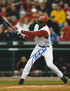 TONY WOMACK CINCINNATI REDS ACTION SIGNED 8x10 - Picture 1 of 1
