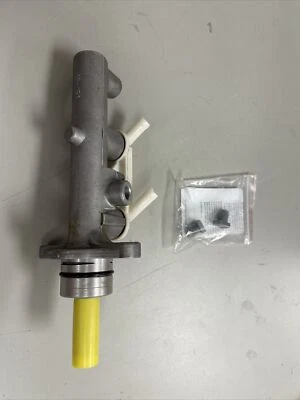 Cilindro maestro de freno para Toyota Sienna Dorman M630634 2003 Foto 1 de 4