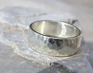 925 Sterling Silver Popular Ring Hammered Simple Band Ring Wedding Jewelry Band - Picture 1 of 6