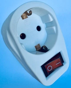 1-fach Steckdosenadapter Zwischensteckdose Steckdose mit beleuchtetem Schalter - Bild 1 von 9