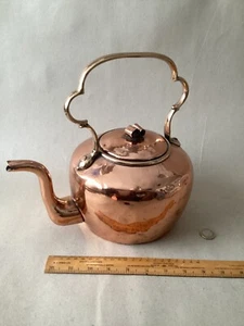 ANTIGUA TETERA GEORGIANA DE COBRE CON VIENTRE - LATÓN FUNDIDO MANGO DE DESPLAZAMIENTO C COMO SE ENCUENTRA - Imagen 1 de 12