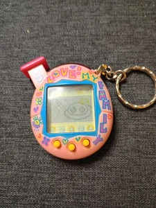 Tamagotchi Connection V5 Familitchi Pink "I Love My Family" Shell 2004 RAR - Bild 1 von 8