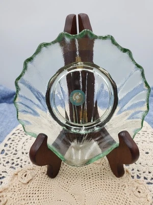 Prato de concha de vidro reciclado vintage com tom verde mar. Feito na Espanha 6 x 6 - Imagem 1 de 4