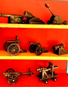 PLAYME PENCIL SHARPENER MEDIEVAL CANNON LOT OF 8 MADE SPAIN SACAPUNTAS - Imagen 1 de 24