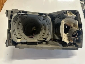81 - 85 Mercedes Benz W126 300SD 380SEL Passenger RH Headlight Bucket Good Used - Picture 1 of 3