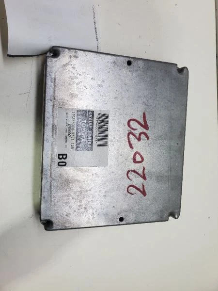 Toyota Tacoma 2005 motor ECM módulo de control electrónico MPN: 89661-04A70 Foto 1 de 4