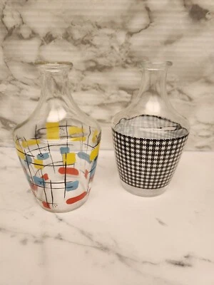 Jarra decantadoras de vidrio vintage MCM retro francesas colores primarios y pata de gallo Foto 1 de 4