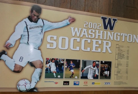 Univ. of Washington 2002 SOCCER game schedule w/ some players photos 11"x23" VGC Cover