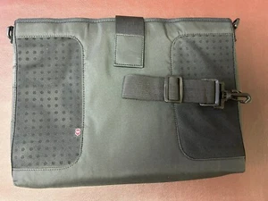 Victorinox Swiss Black Computer Laptop Sleeve Case 15” New Without Tags - Picture 1 of 4