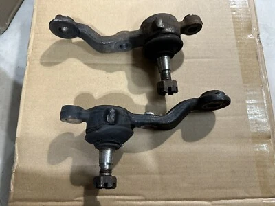Передние нижние шаровые шарниры Lexus GS300 GS400 GS430 98-05 в хорошем состоянии смазанные - Изображение 1 из 4