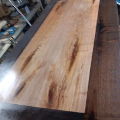 Mesa de comedor Cutom Foto 1 de 3