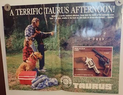 Póster de revólver vintage de Tauro EE. UU. ¡Una terrible tarde de Tauro! 94 LR22 Foto 1 de 4