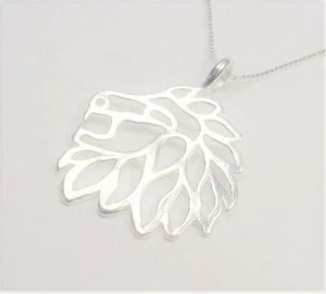 STERLING SILVER LION HEAD SILHOUETTE ANIMAL BIG CAT NATURE PENDANT NECKLACE - Picture 1 of 6