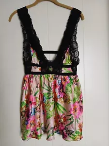 Victoria Secret Black Label Pink And Black Floral Camisole Size Small BEAUTIFUL  - Picture 1 of 9